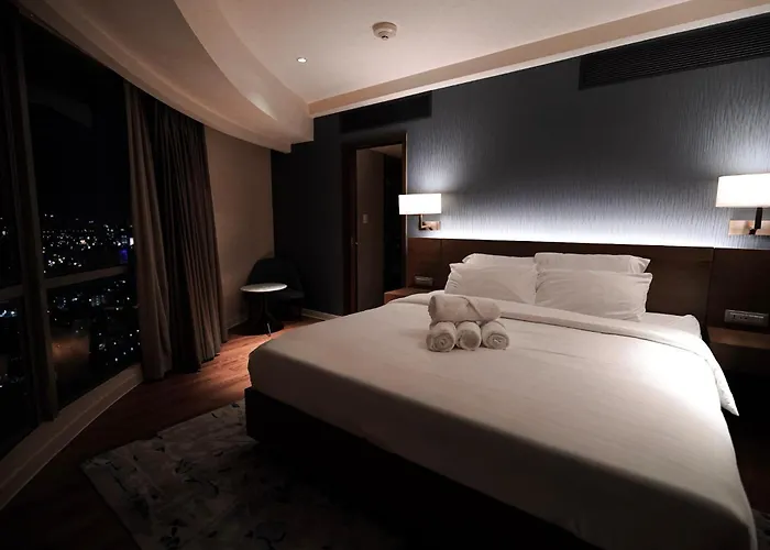 Luxe 1br Panorama At Novotel Aqua Aparthotel Manila