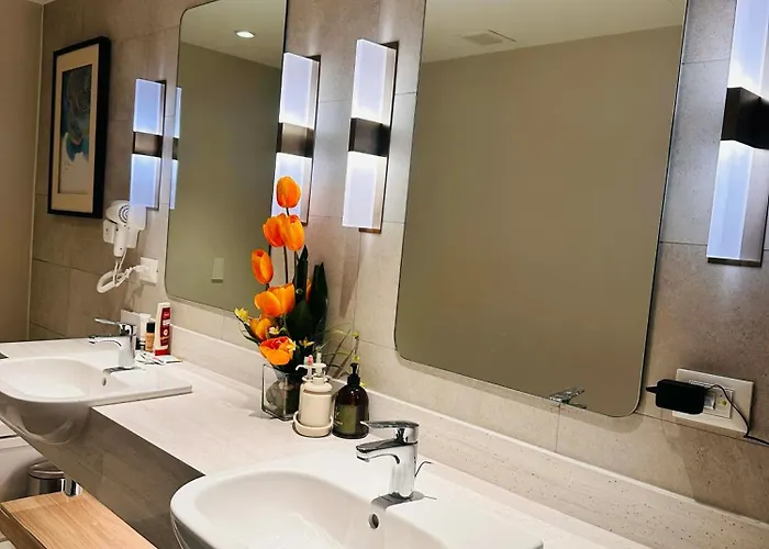 Luxe 1br Panorama At Novotel Aqua Aparthotel Manila