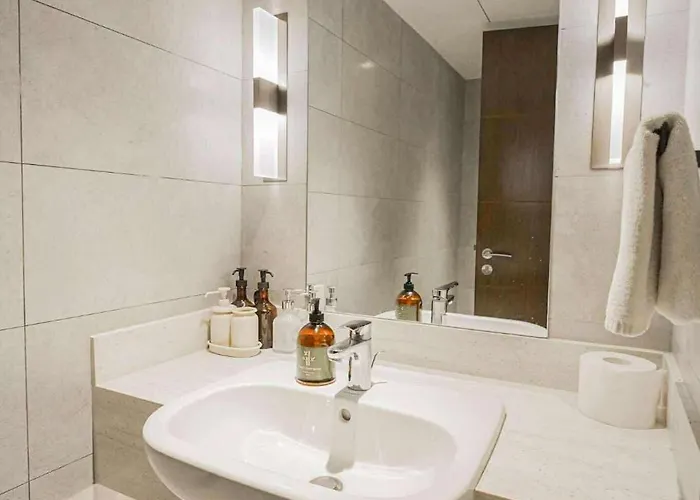 Luxe 1br Panorama At Novotel Aqua Aparthotel Manila